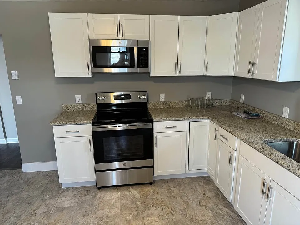 2 bed, 1100 sqft, $1,600 — Photo 1