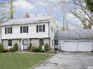 563 Hunt Ln, Manhasset, NY 11030