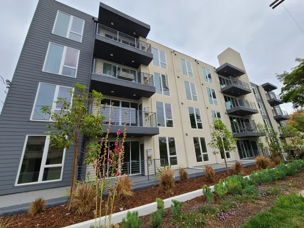 Willowcrest Ave, 5252 Willowcrest Ave #201, North Hollywood, CA 91601