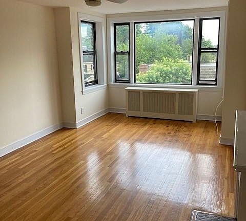 4th image of 235 Larchmont Ave APT 3D