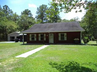 74 Isle Of Paradise Rd, Crawfordville, FL 32327