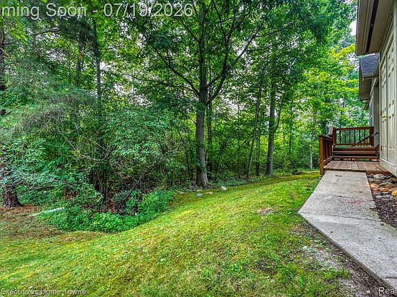 3rd image of 41993 Arrowhead Dr