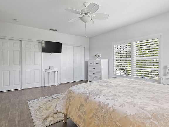 4th image of 2083 SE Wild Meadow Circle
