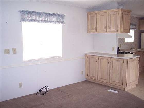 2nd image of 2915 Hillcrest Dr