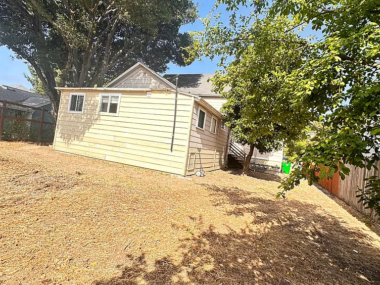 450 Randolph St #4 — Photo 12