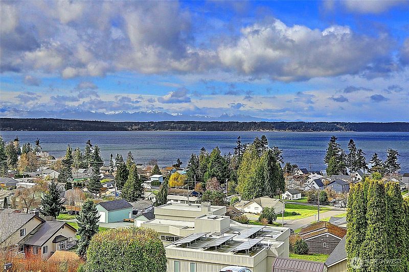 5th image of 211 Arbor Terrace