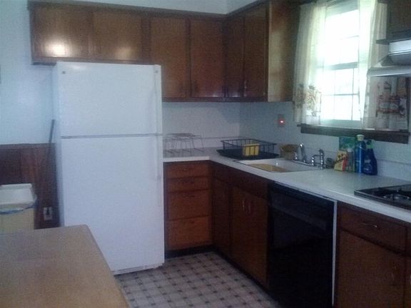 2nd image of 10 Claremont Ave