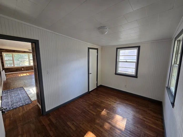 4304 Race St — Photo 9