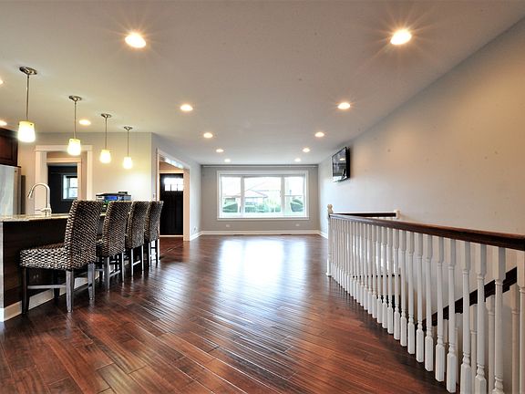 5th image of 4440 W Greenleaf Ave