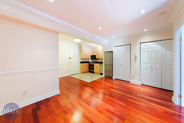 Rented by Plaza Real Estate Group | media 2