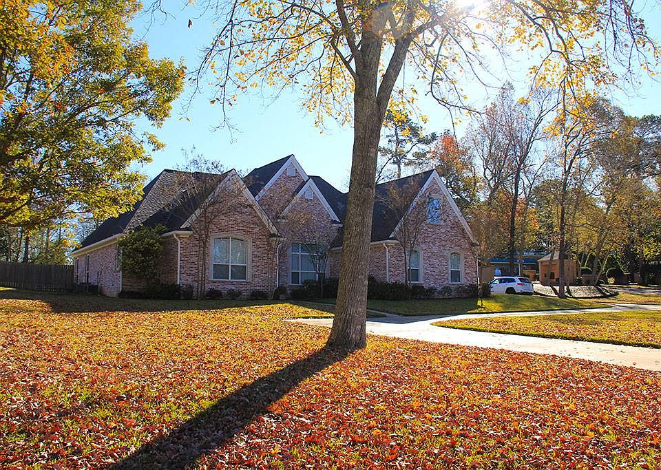 1st image of 30 Waterford Dr