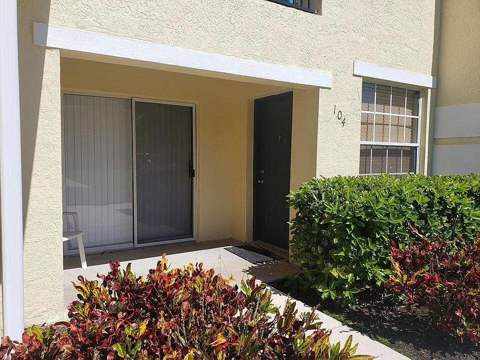 2 bed, 2.0 bath, 1141 sqft, $1,775 — Photo 2