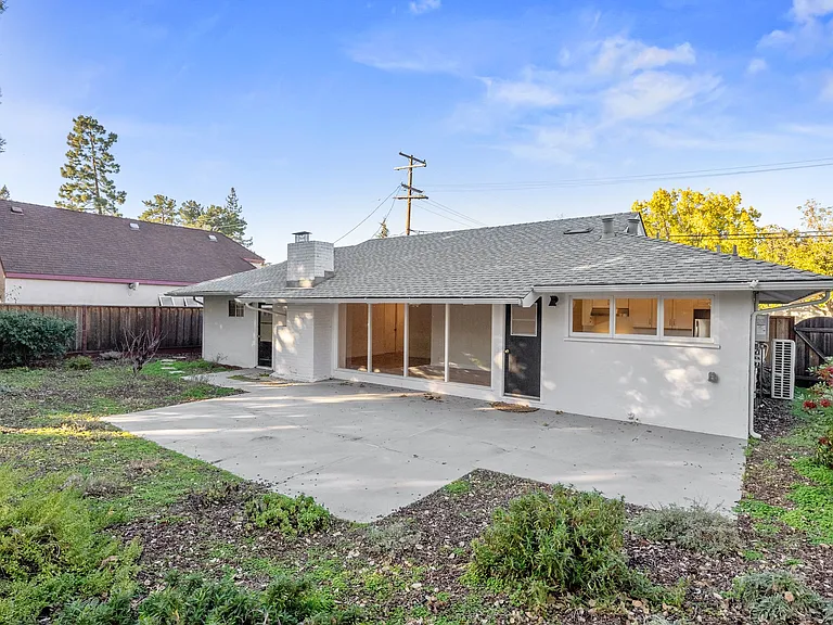 1921 Jardin Dr — Photo 22