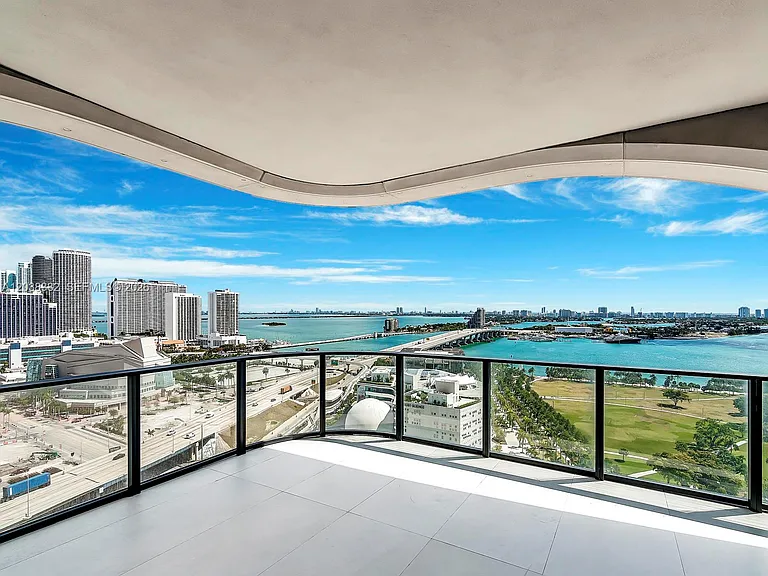 1000 Biscayne Blvd #2002 — Photo 9
