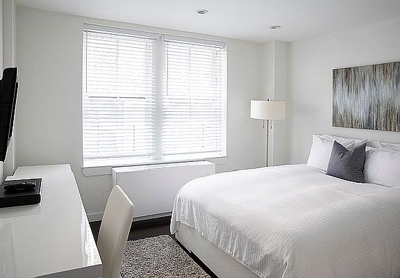 5th image of 150 W 51st St APT 1930