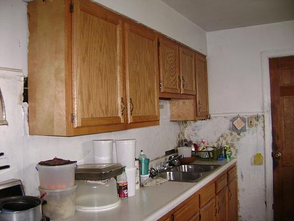 4th image of 805 N Jefferson Ave