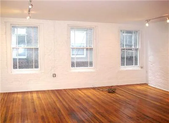 Rented by Warburg | media 3