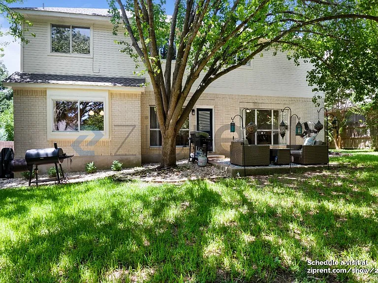 1406 Dapplegrey Ln — Photo 12