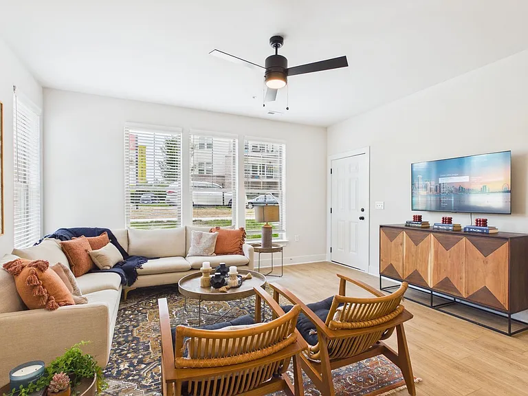 6922 Cosby Village Ter — Photo 8