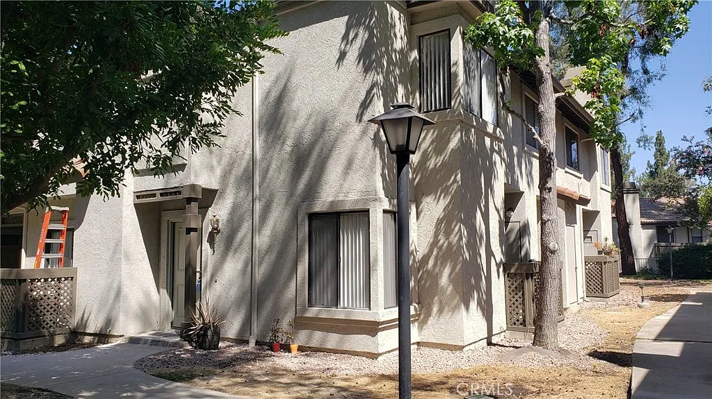 2 bed, 994 sqft, $2,800 — Photo 2