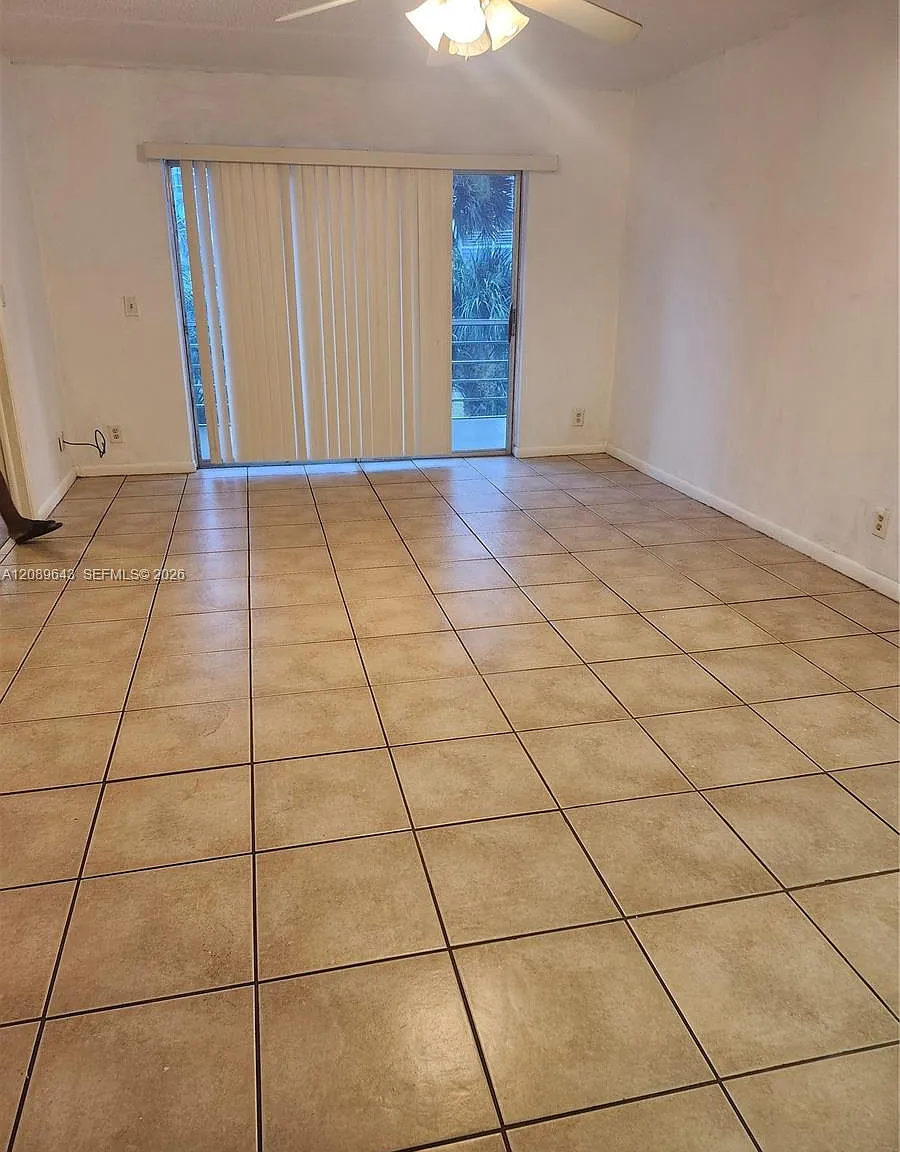 Jamestown Condo — Photo 1