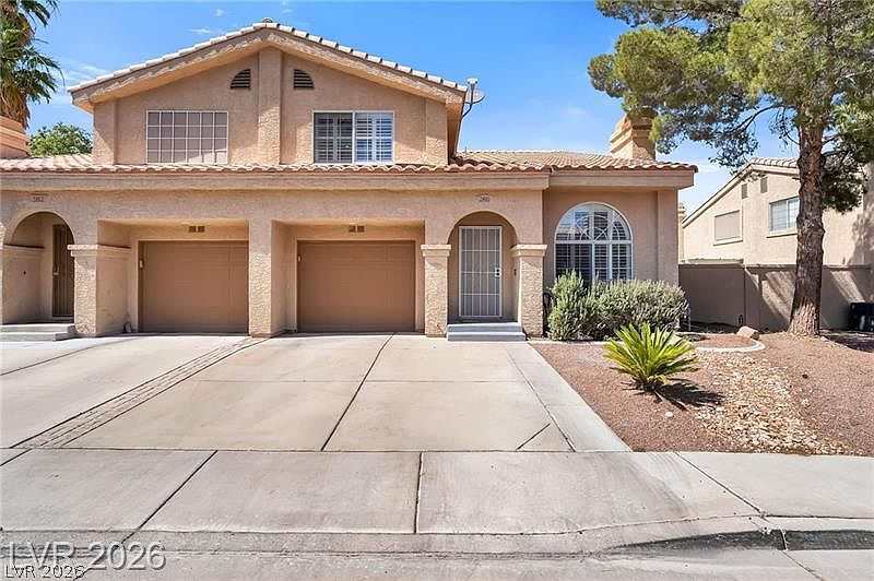 1st image of 2810 Crystal Lantern Dr