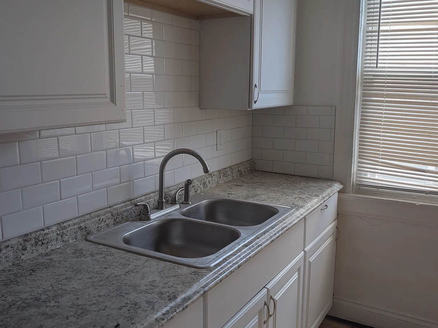 4 bed, 1250 sqft, $1,475 — Photo 1