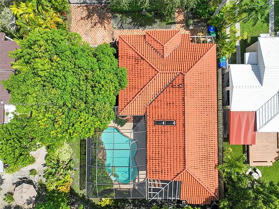 2nd image of 2330 Tequesta Ln