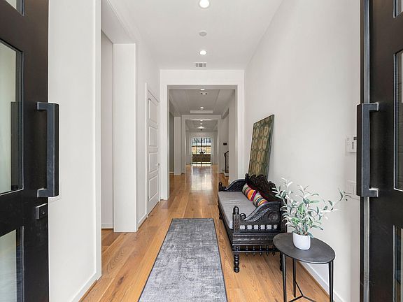 3rd image of 2616 Fenwood Rd