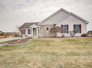 1059 Harrison St, Hartford, WI 53027