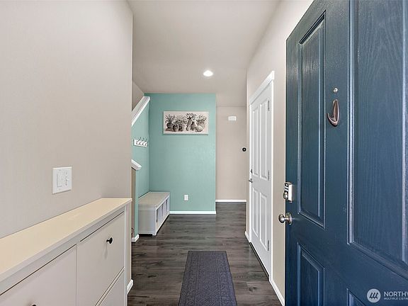3rd image of 2742 Kacie Court NE