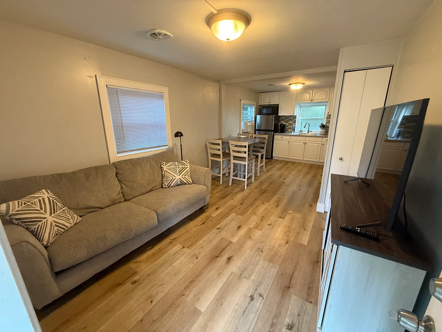 1 bed, 900 sqft, $1,000 — Photo 1