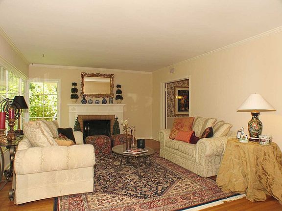 3rd image of 1212 Teneighth Way