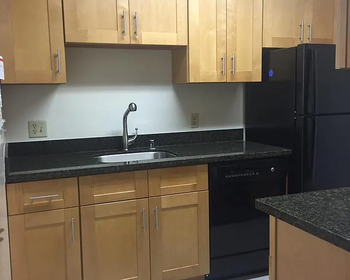 Windsor Garden Apartments — Photo 16