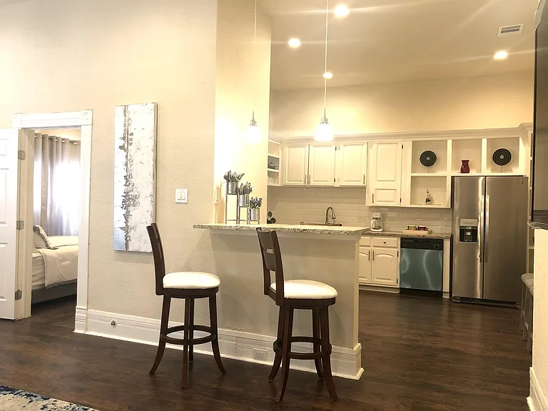 603 Devine St #1 — Photo 6