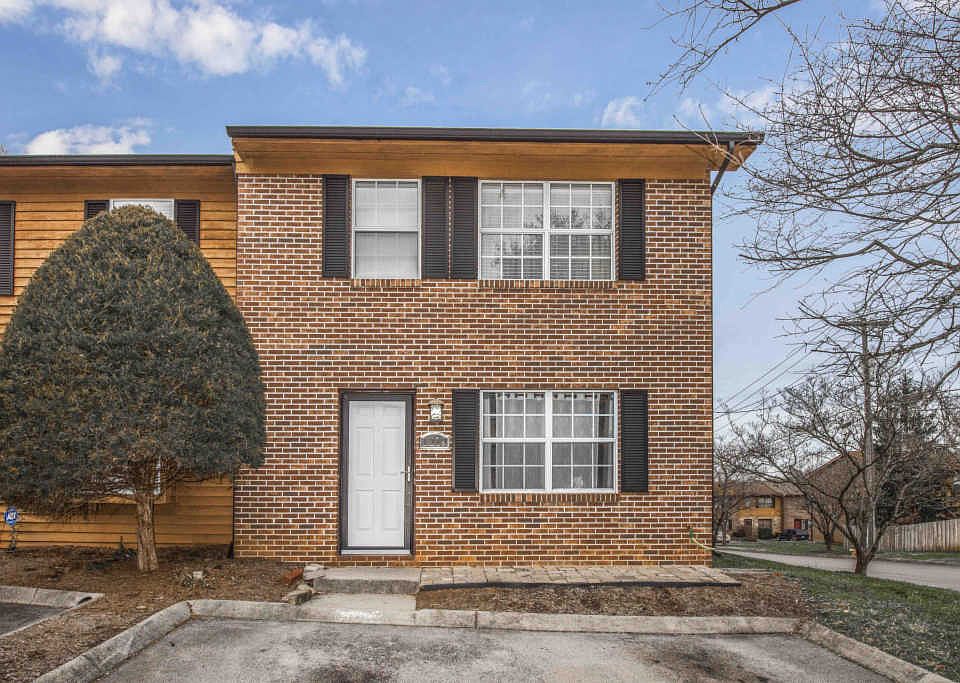 1st image of 1219 Crest Brook Dr