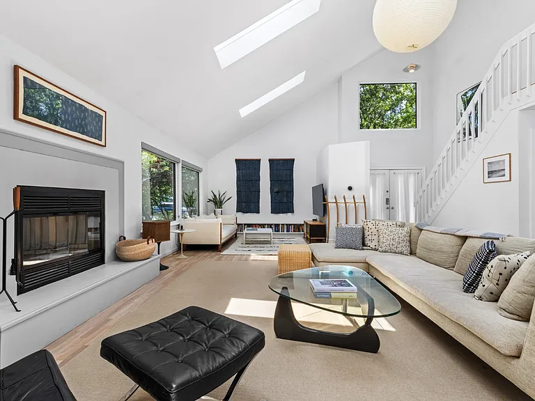 24 Quogue Riverhead Rd — Photo 4