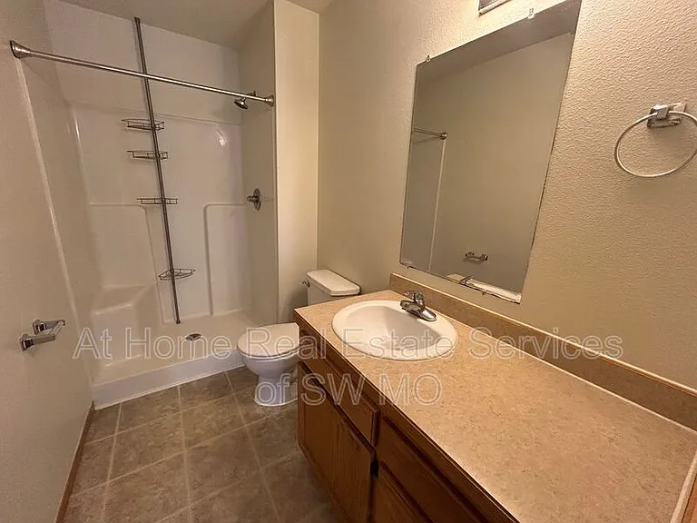 1260 N Westwood Ave — Photo 6