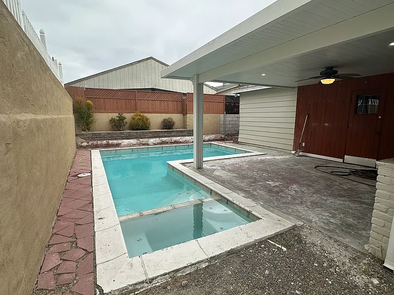 1454 El Prado Ave — Photo 3