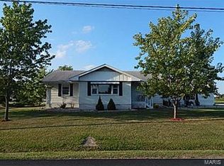 602 Blue Bird Ln, Shelbina, MO 63468