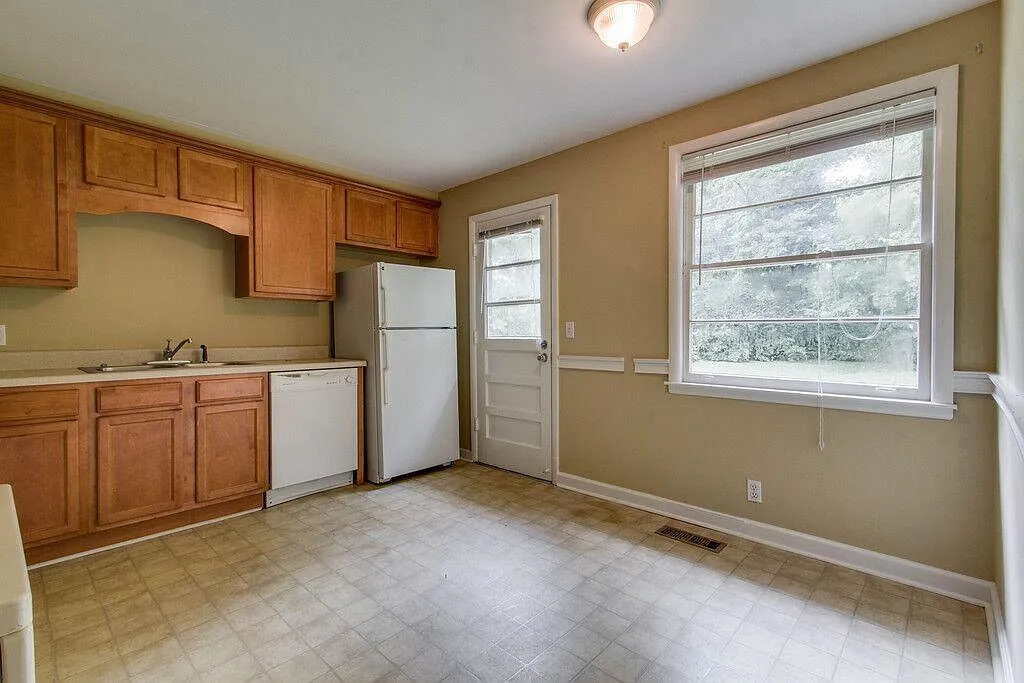 2 bed, 900 sqft, $1,695 — Photo 4