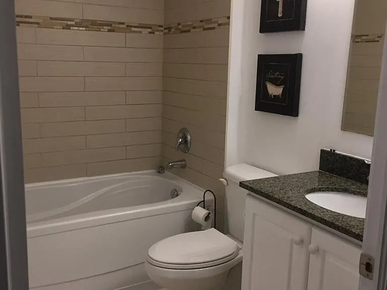 263 Wellington St W #705 — Photo 13