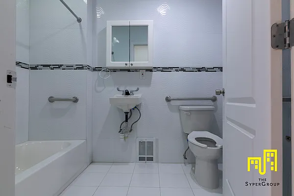 Rented by The Syper Group | media 17