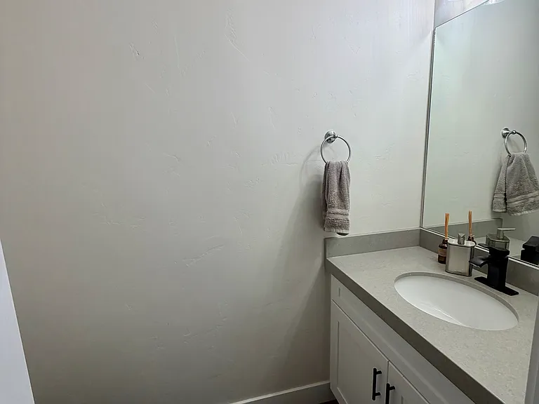 603 E Mill Farm Ct — Photo 7