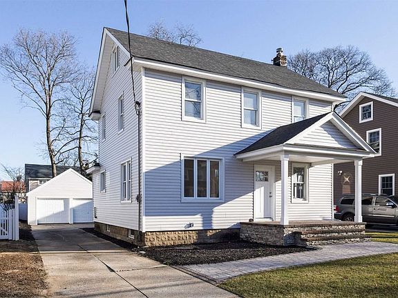 2nd image of 142 Cedar Ave