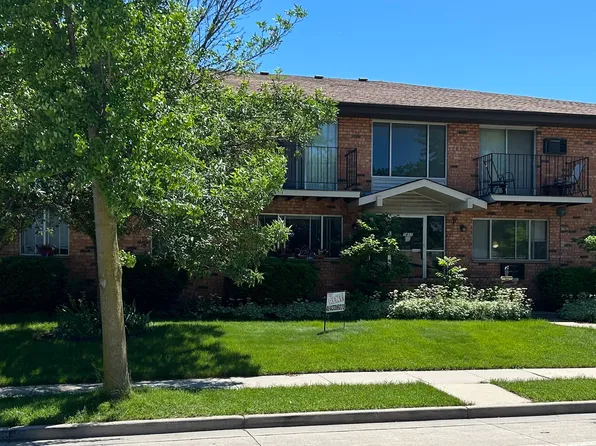 7617 W Morgan Ave #17, Milwaukee, WI 53220