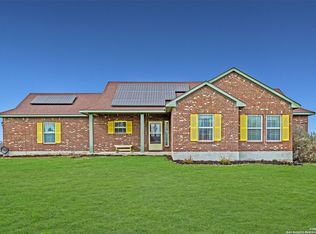 806 Mockingbird Ln, La Vernia, TX 78121