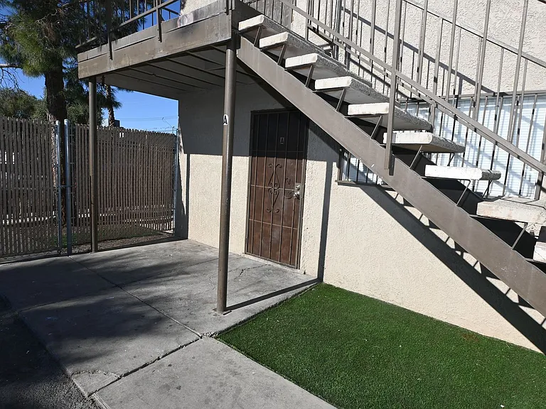 2301 Stewart Ave #A — Photo 1
