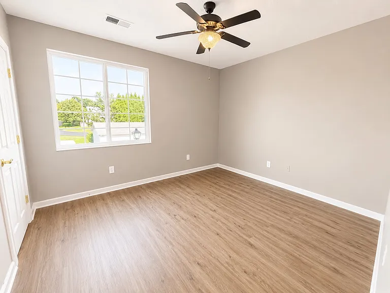 2704 Bradford Commons Dr #201 — Photo 8