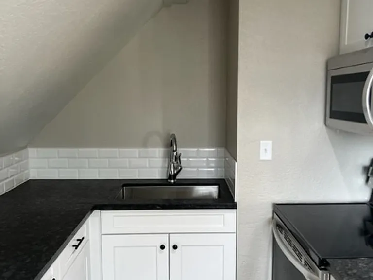 410 N 5th St #A — Photo 3